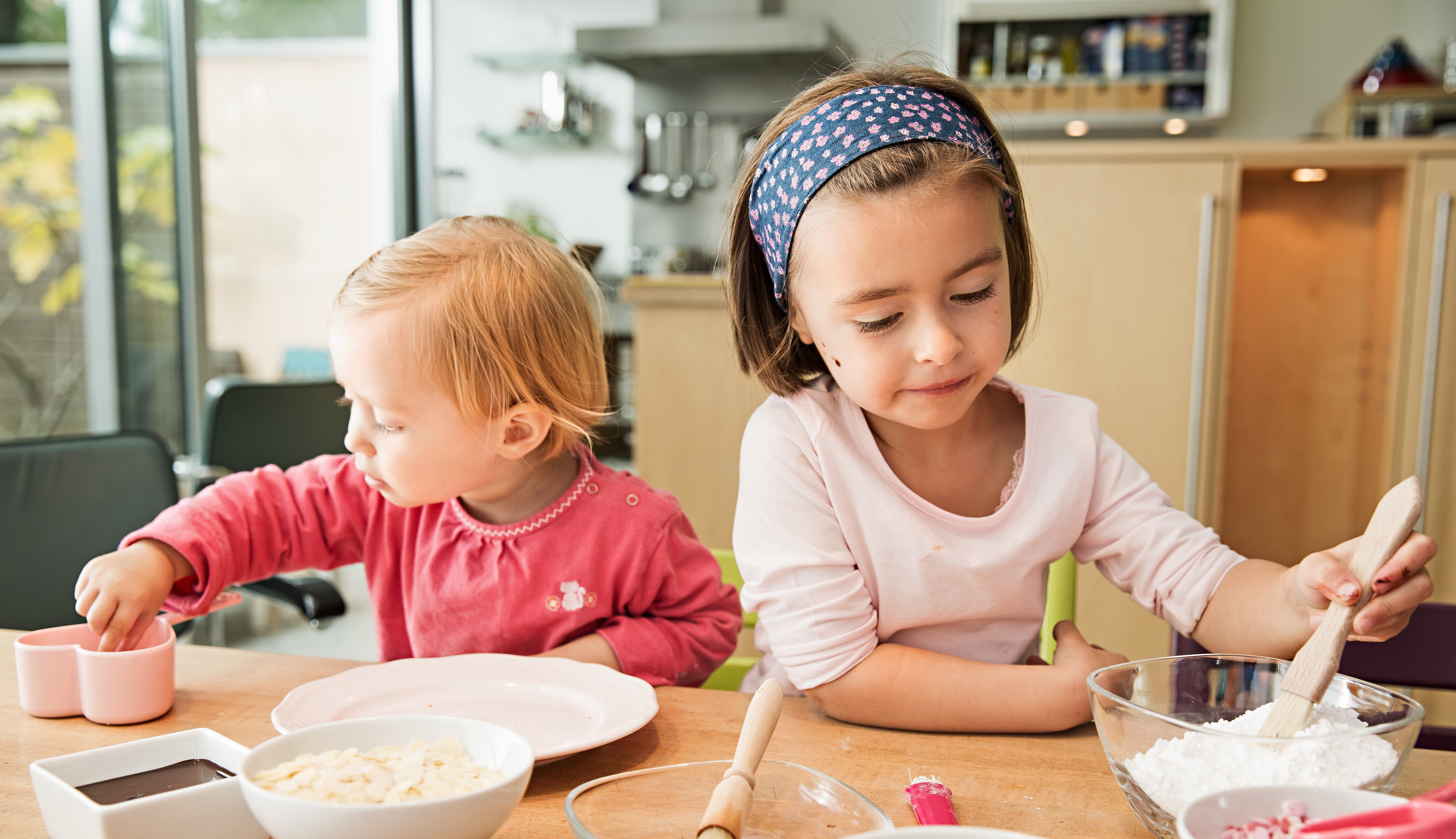 children helping in kitchen